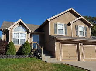 11421 N Ditzler Ave, Kansas City, MO 64157