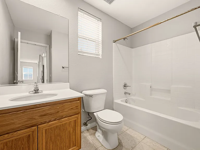 1728 Edmon Way — Photo 14