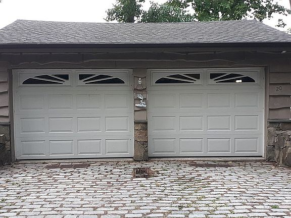 2 car garage, cobblestone