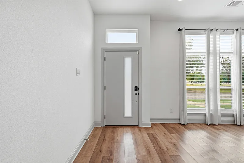 3 bed, 2.5 bath, 1922 sqft, $3,700 — Photo 4