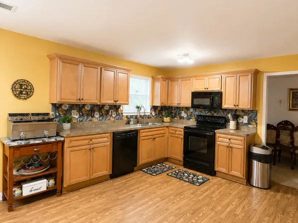 11045 Southwood Dr, Hampton, GA 30228
