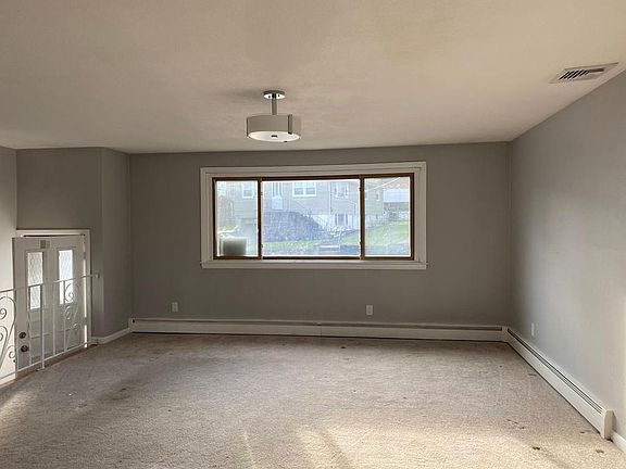 3rd image of 148 E Mountain Ave #2