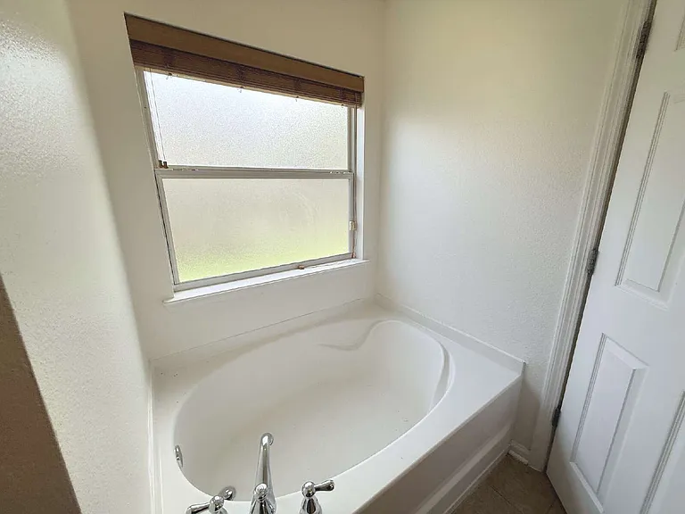 436 Bostwick Cir — Photo 21