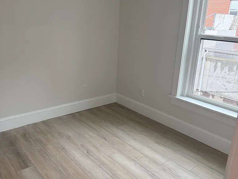 1023 N Broadway #209 — Photo 6