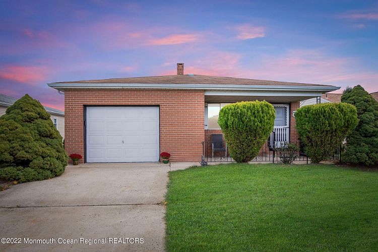 1st image of 71 Pirogue St