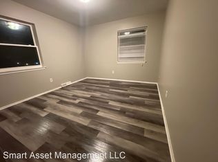 153 Morris St APT 6, Pewaukee, WI 53072