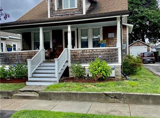 21 Harvey Ave, Riverside, RI 02915