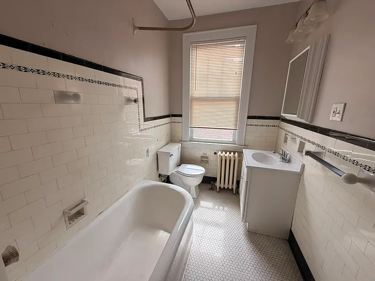 405 Main St #9A — Photo 2