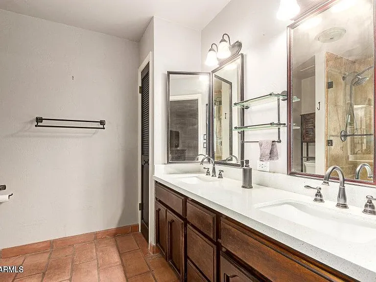 239 E Aster Dr — Photo 13