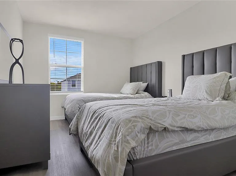 5546 Logan Cave Ave — Photo 13