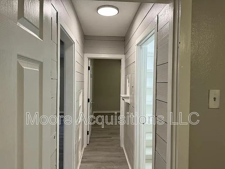 500 W Burrell St — Photo 9