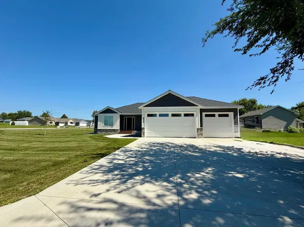 1707 17th St NW, Willmar, MN 56201