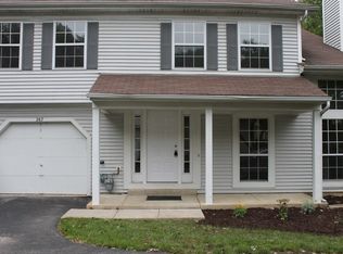 267 Butternut Ln, Streamwood, IL 60107