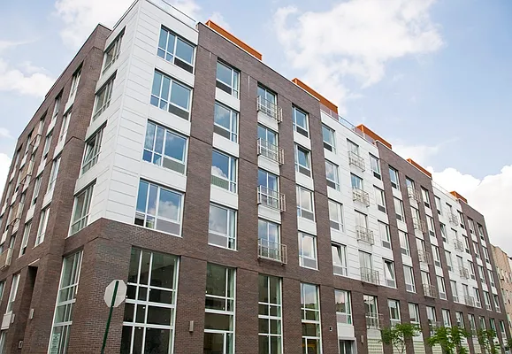Rented by aptsandlofts.com | media 6