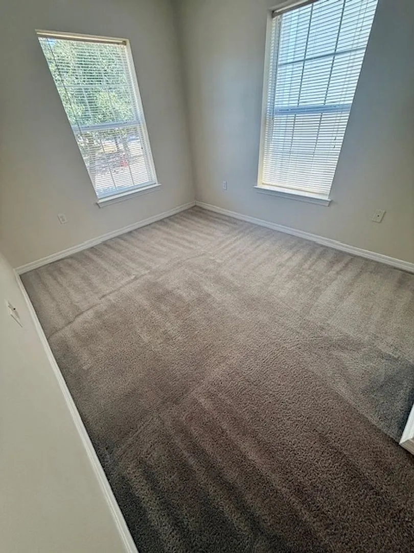 Crestview Townhouse — Photo 4