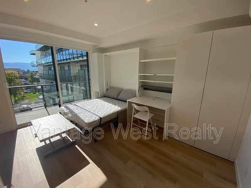 1274 Devonshire Ave — Photo 4
