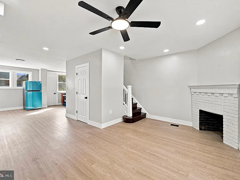 5840 Crittenden St — Photo 10