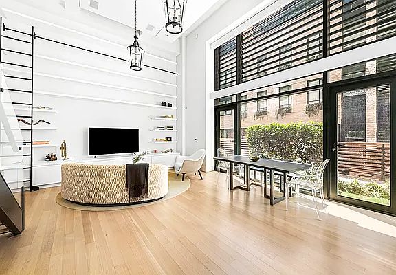 2nd image of 421 Hudson St APT M2