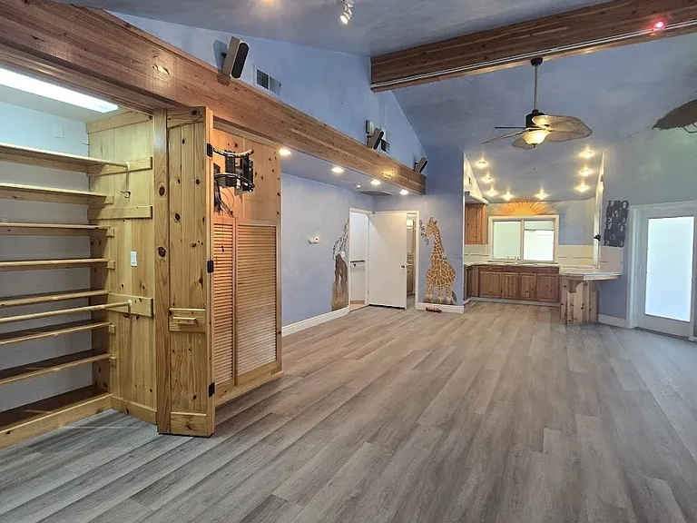 1176 W San Bruno Ave — Photo 34