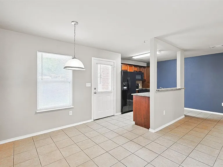 819 Parkplace Rdg — Photo 4