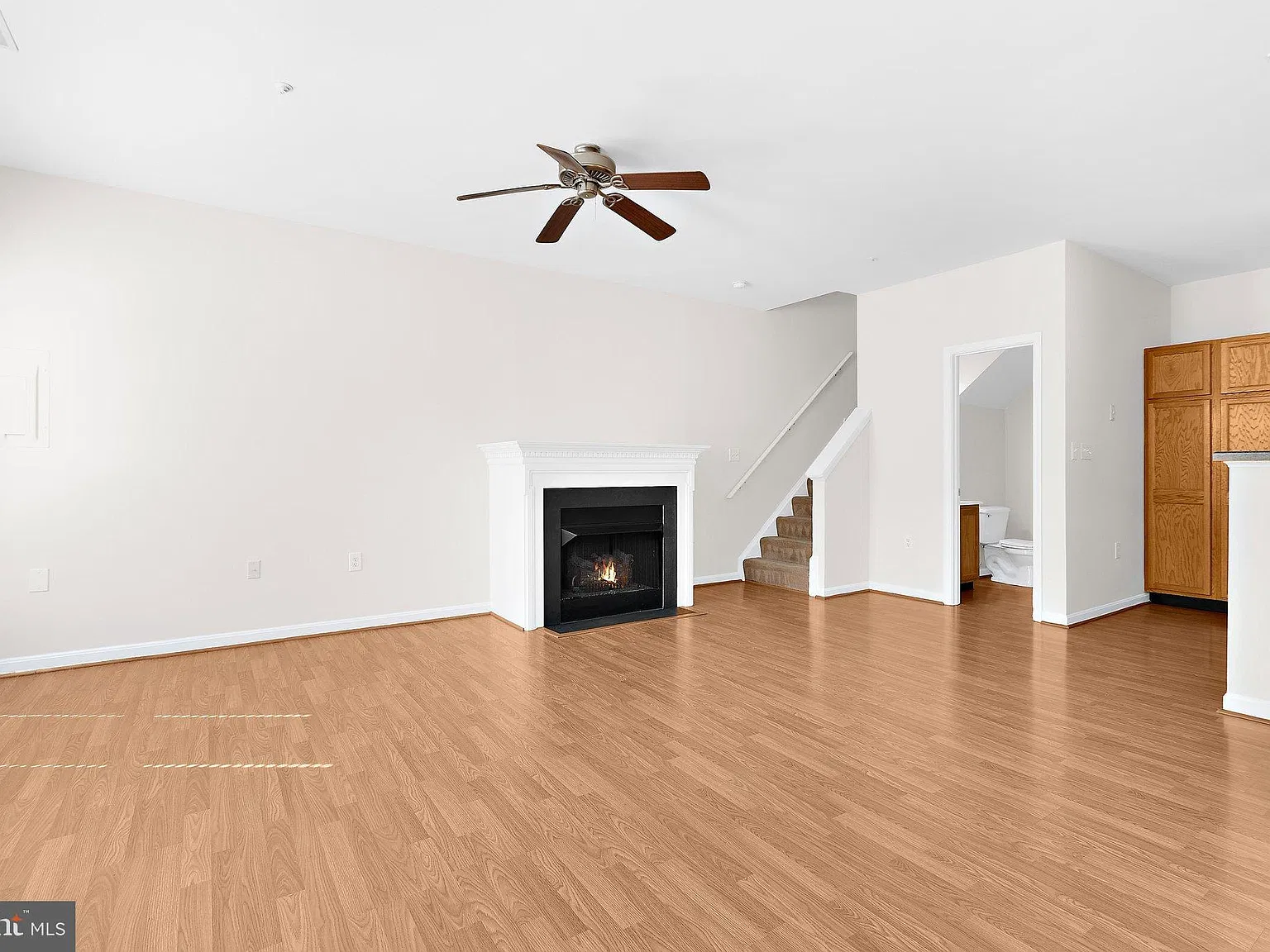3 bed, 2.5 bath, 1430 sqft, $2,600 — Photo 3