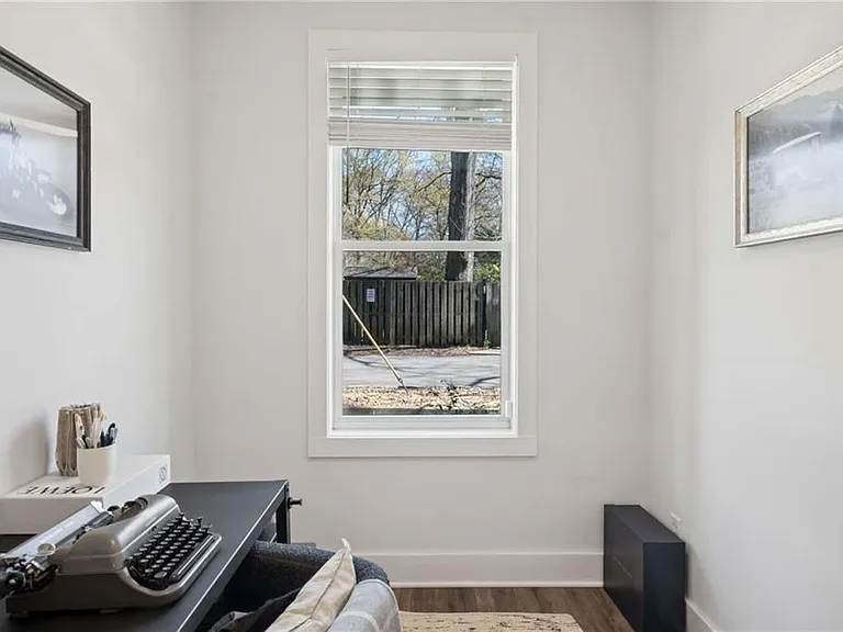1350 May Ave #9 — Photo 7