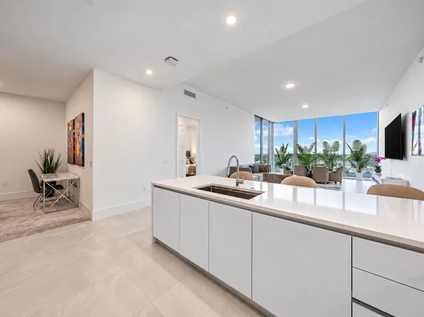 220 Lake Shore Drive #621, Lake Park, FL 33403