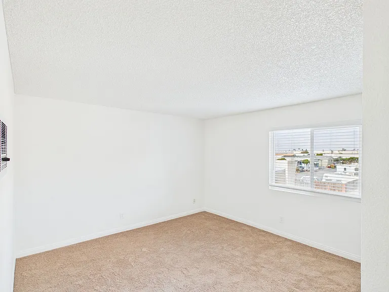 Anita Square Apartments — Photo 30