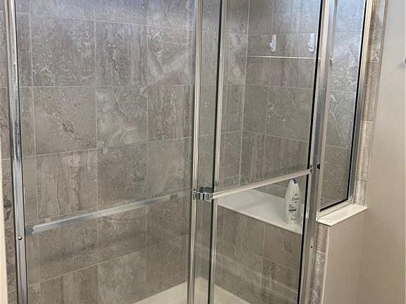 5th image of 9408 Park Meridian Dr #1