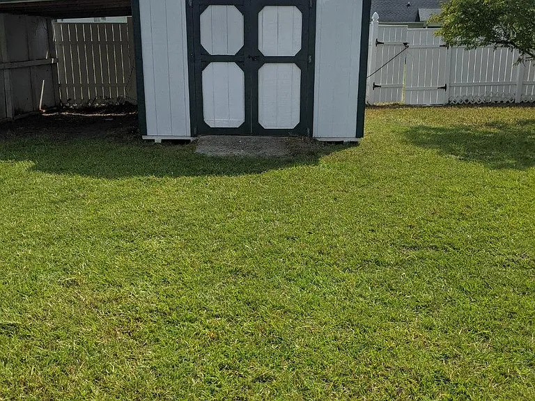 2704 Holmes Ct N — Photo 28