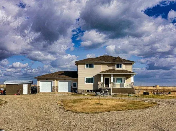 27138 State Highway 27, Rural Mountain View County, AB T4H 1P2