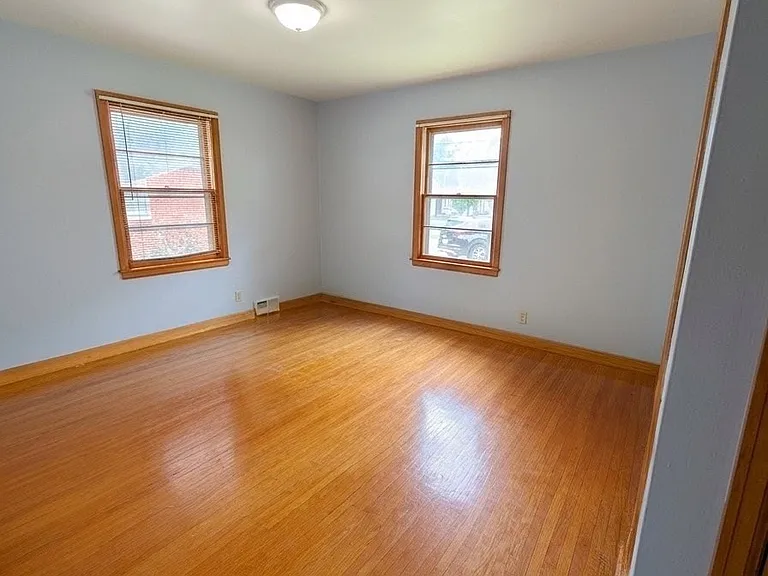 2759 S Howell Ave — Photo 7