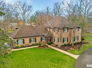 9824 N Thousand Oaks Ct, Peoria, IL 61615