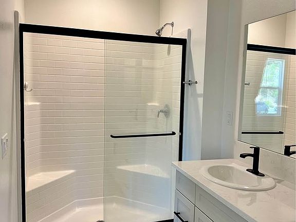 5th image of 10761 Graphite St
