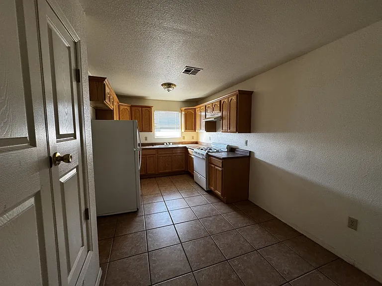 8715 Independence Dr #5 — Photo 7