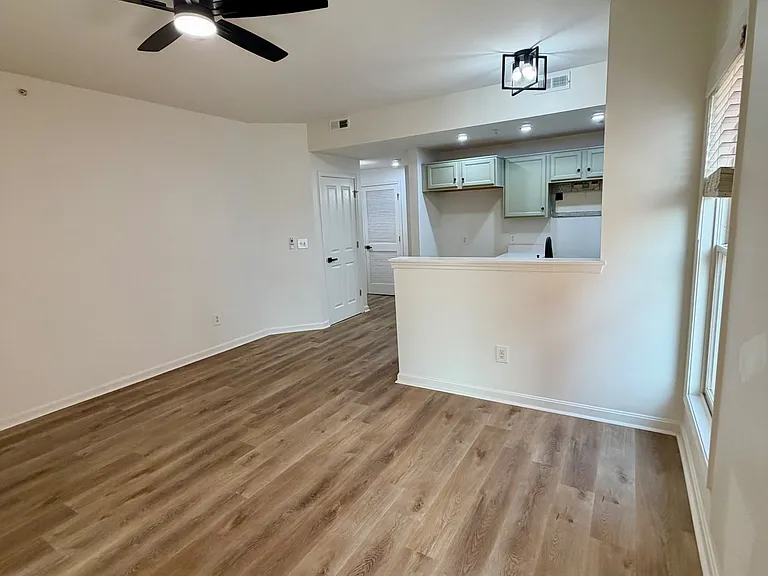 10639 Meeting St #304 — Photo 6