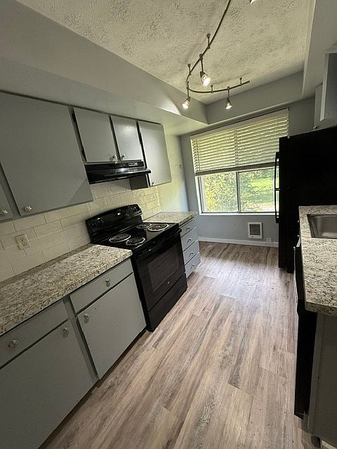 1st image of 2121 W 4th Ave APT 306