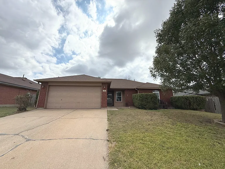 1002 Northern Dancer Dr — Photo 1