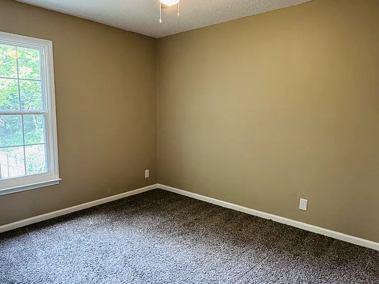 474 Bamburg Dr — Photo 18