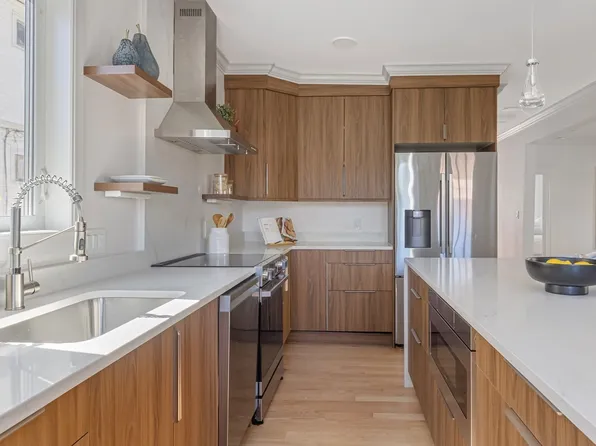 85 Kenmere Rd Floor 1, Medford, MA 02155
