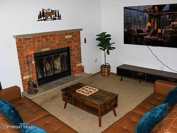 5th image of 2165 Titania Rd