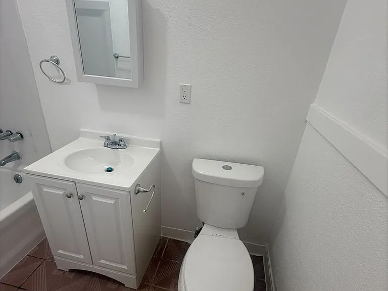 1210 Hoffman Ave — Photo 13