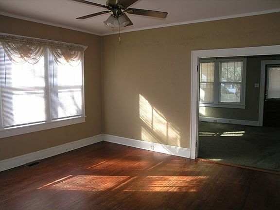 3rd image of 1208 Washington St