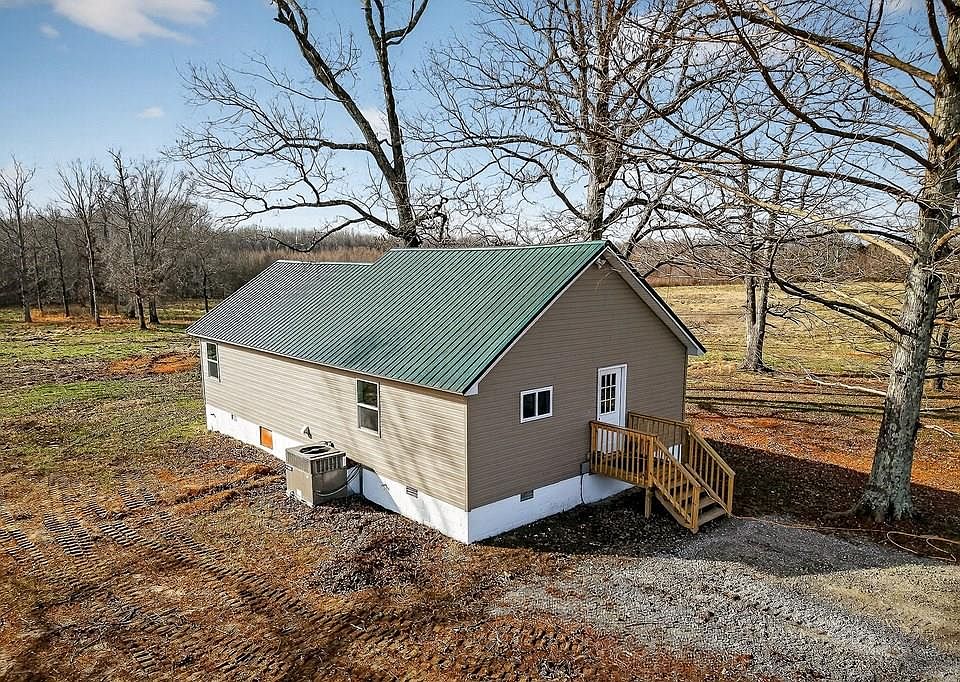 1st image of 884 Swamp Rd