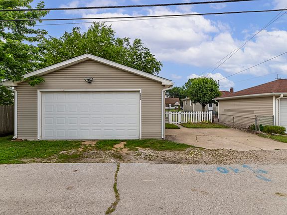 2nd image of 3036 165th St