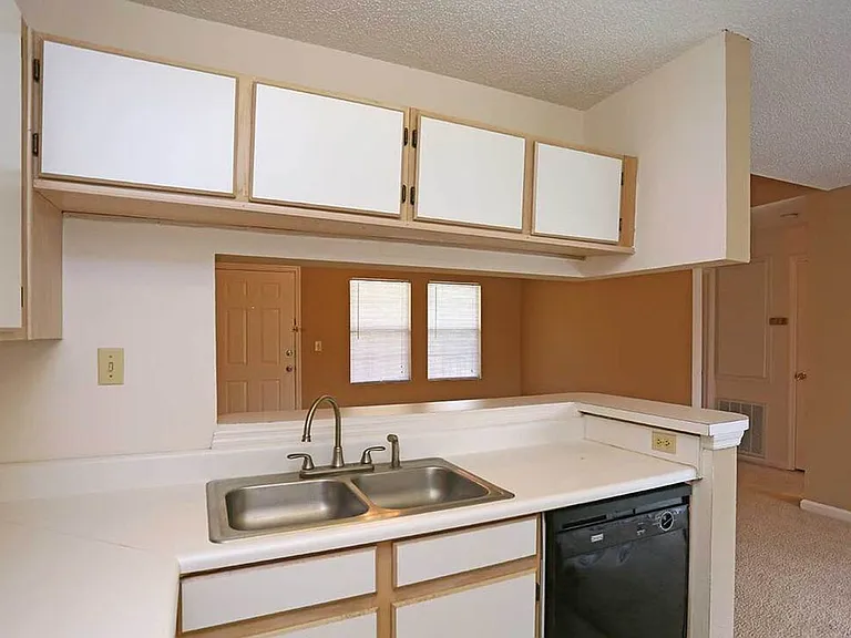 Springlake Apartments — Photo 12