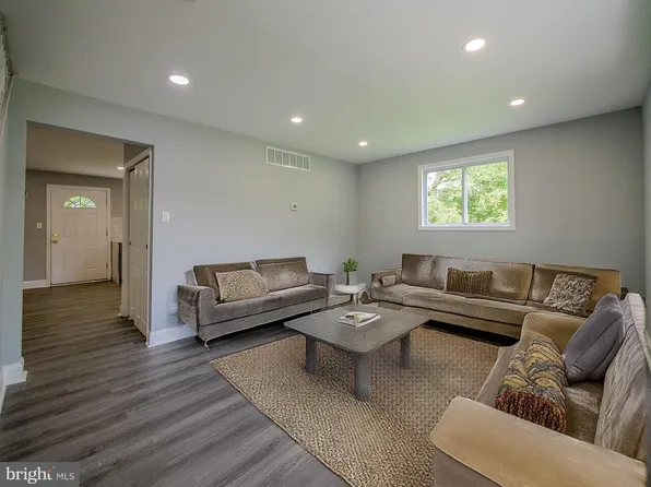 100 Parma Ave, New Castle, DE 19720