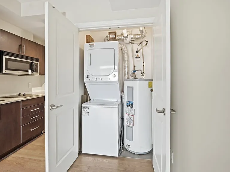 429 Kent St #413 — Photo 9