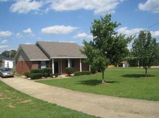 1736 Ingram Rd, Elmore, AL 36025