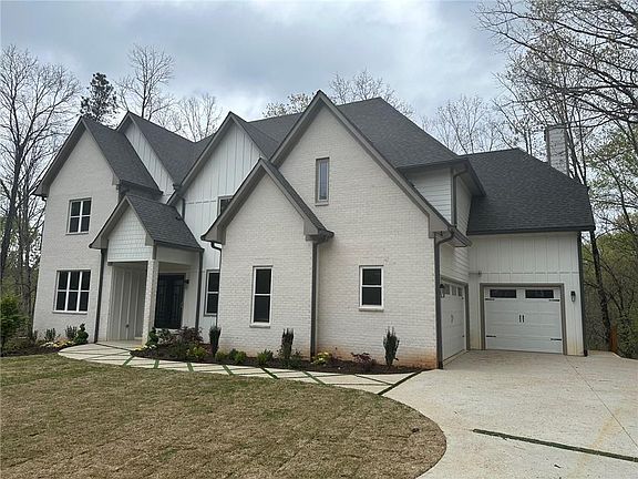 2nd image of 270 Crosstree Ln
